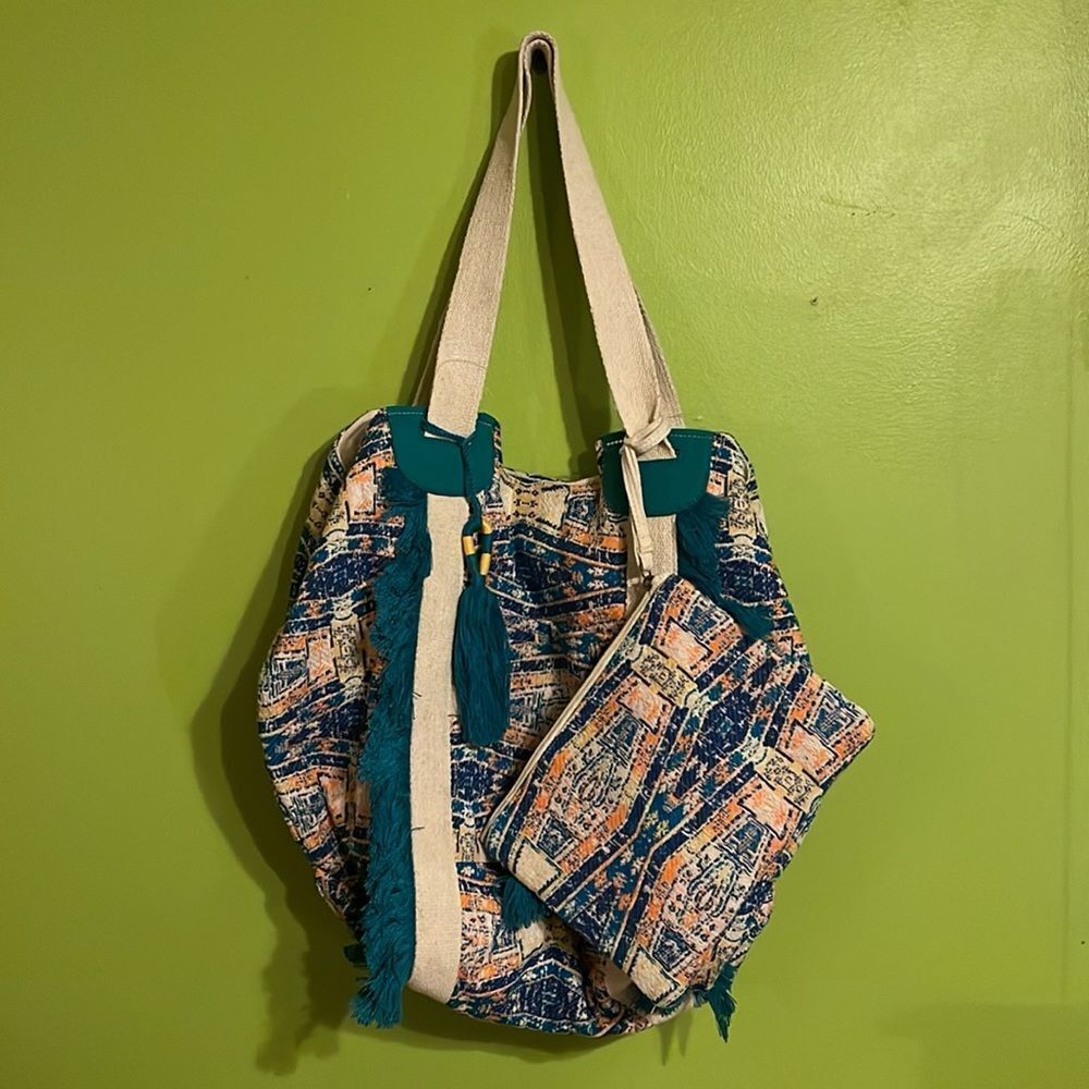 NWT Falls Creek Multicolor Boho Canvas Tote Bag With Matching Wristlet - Picture 4 of 6